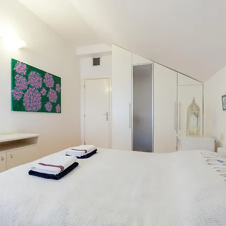Hedera A14 Apartment