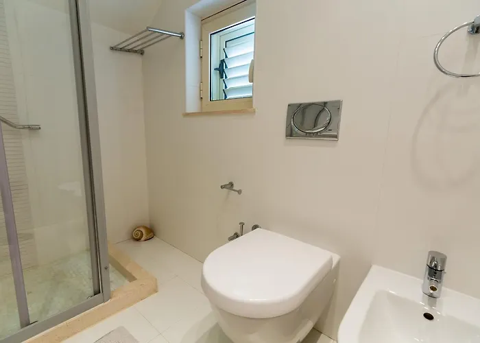 Hedera A14 두브로브니크